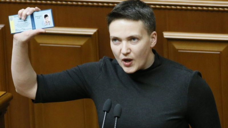 Савченко спретна истински цирк в съда! Напсува грозно прокурора и обяви гладна стачка (ВИДЕО)