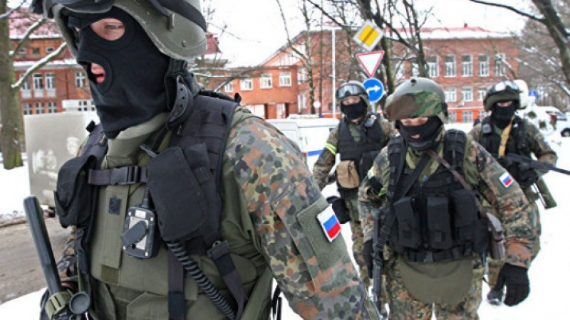 Руски спецчасти щурмуваха с гранати дома на мъж, убил полицаи