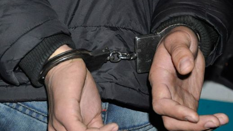 Четирима млатиха охранител в бургаска дискотека – счупиха му зъбите 