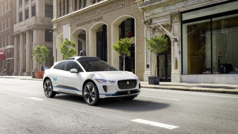 WAYMO и JAGUAR LAND ROVER обявяват дългосрочно партньорство, стартиращо с автономен JAGUAR I-PACE