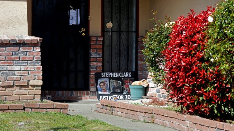LA Times: Американски полицаи ликвидираха невъоръжен афроамериканец с 20 смъртоносни куршума  