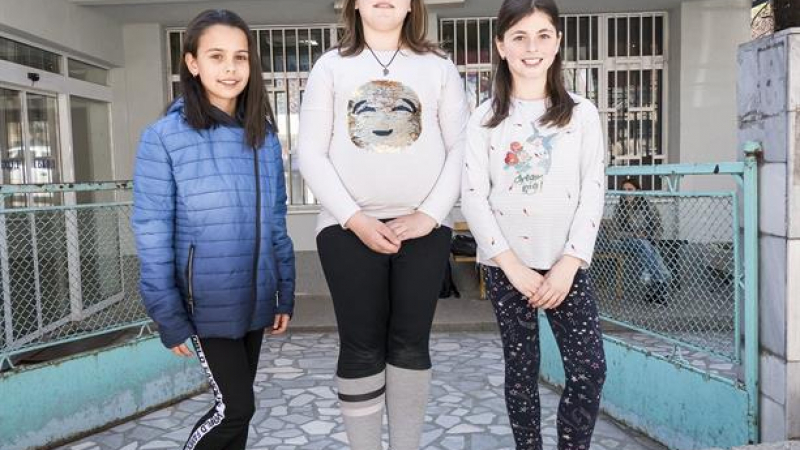 МВР обяви: Три момичета от Сандански дадоха пример за честност (СНИМКА)
