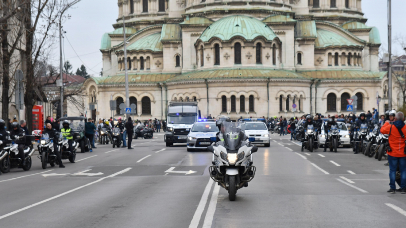 Пълно безхаберие! Шефът на КАТ в чужбина докато София е парализирана