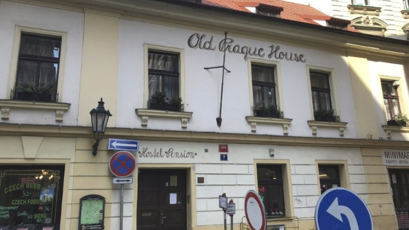 Шестима арабски бежанци изнасилиха зверски туристка, дошла в Прага за Великден