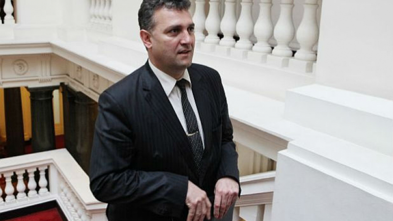 Валентин Николов: Държавата никога не е взимала решение да влиза в сделката за ЧЕЗ