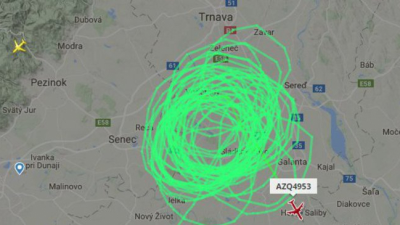 Драма над Братислава! Самолет кръжи с часове в небето, не може да се приземи, а пътниците...