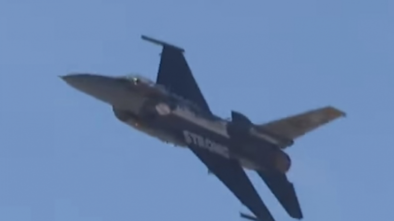 Край Лас Вегас се разби американски военен самолет F-16 (ВИДЕО)