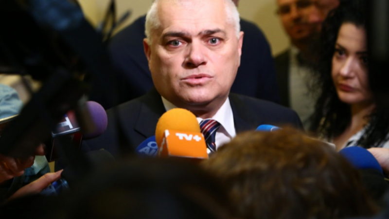 Валентин Радев за доклада на ОЛАФ: Пороците са при служебното правителство