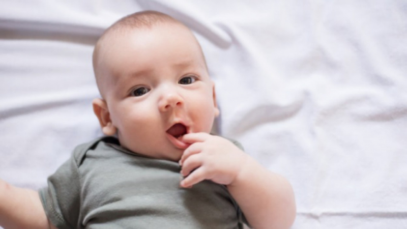 Докъде се докараха: Финландец роди 4-килограмово бебе, но го преноси 3 седмици