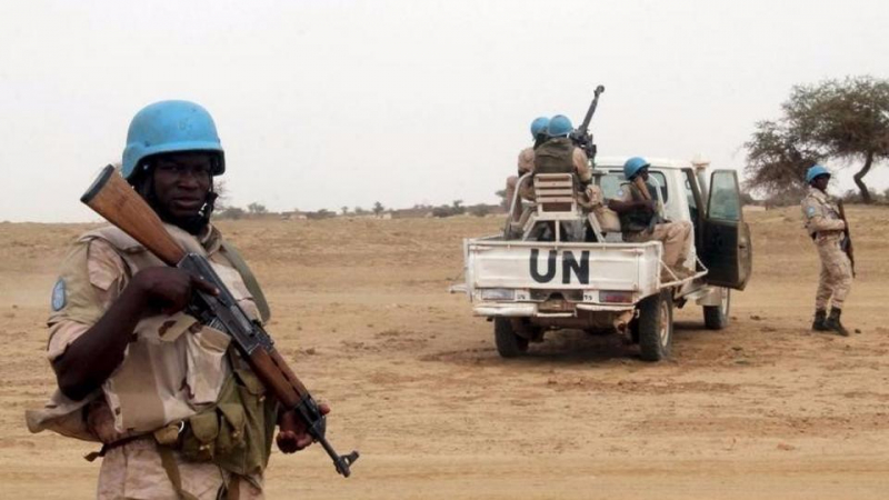 Daily Mail: Двама миротворци на ООН са убити при атака срещу базата им в Мали