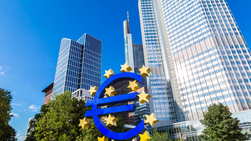 ЕЦБ: Страховете от търговска война вече вредят на икономиката