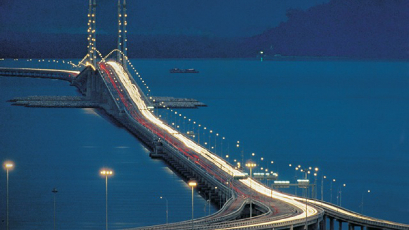 Най-дългият мост в света е факт (СНИМКИ/ВИДЕО)