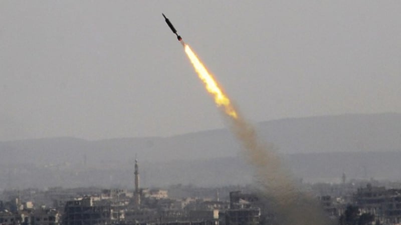 Става все по-напечено: Иран заплаши Израел заради удара в Сирия