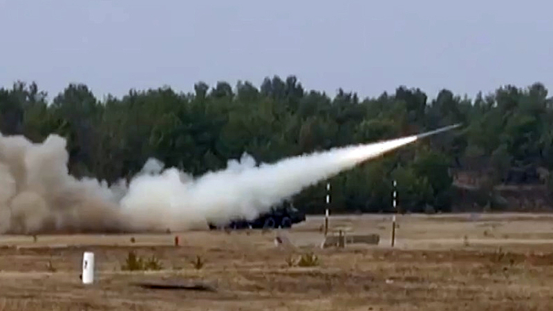 Турчинов публикува ВИДЕО от тестовете на украинския ракетен комплекс "Олха"