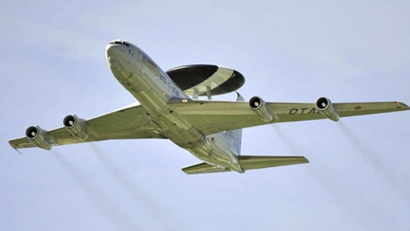 Първи знак за атака: Самолет на НАТО AWACS започна разузнаване край границите на Сирия