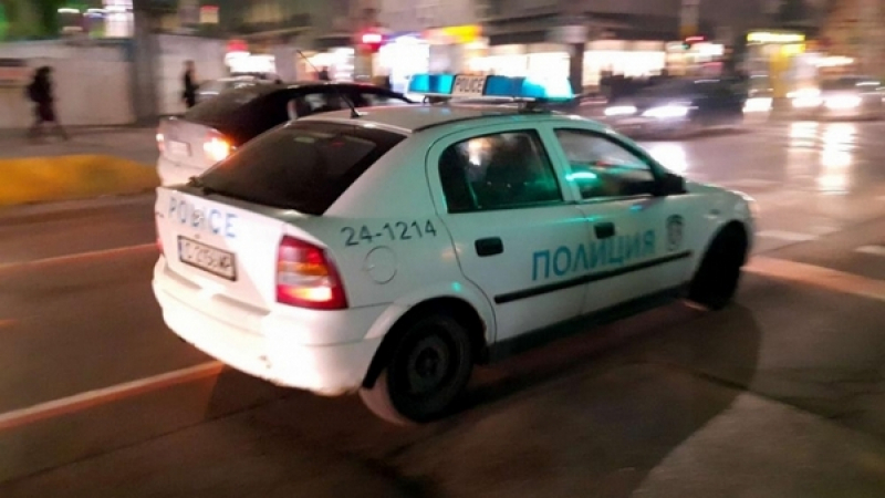 Див екшън в Несебър: Рафет се напи като кирка и се прави на "бърз и яростен" пред полицаите 