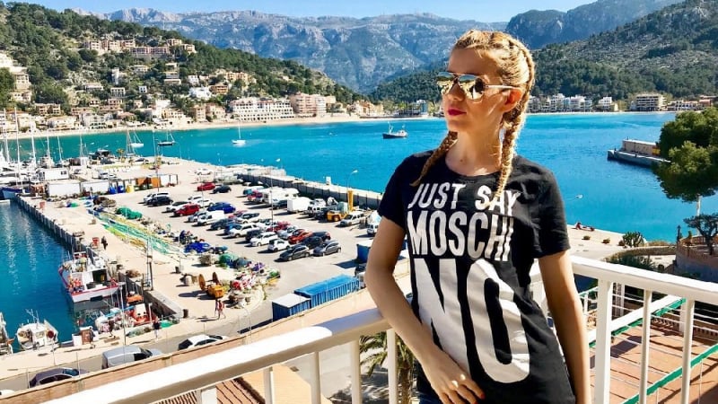 Мъжът на Нели Петкова я заведе на тузарска почивка в Испания