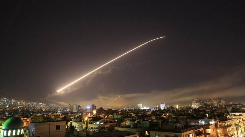 Бомбардировките над Сирия продължили 50 минути, шефът на Пентагона обяви, че може да има нови удари (ВИДЕО)