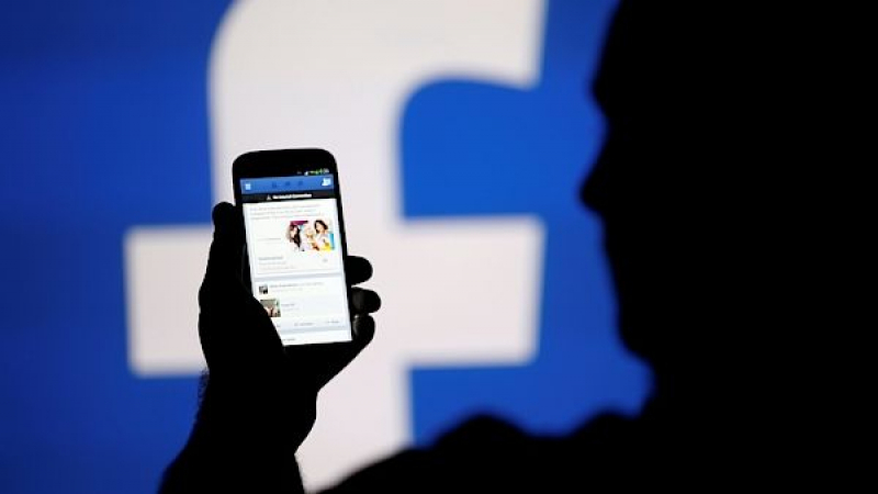 Фейсбук не очаква грандиозният скандал с личните данни да се отрази на приходите ѝ