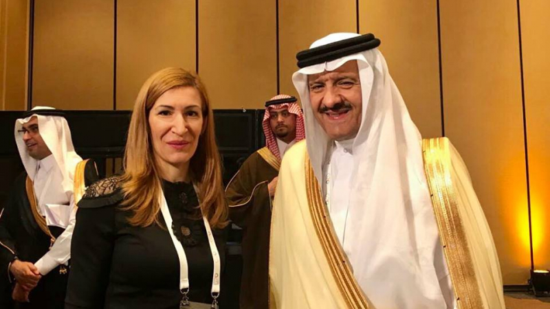 Ангелкова се срещна с принца на Саудитска Арабия, за да му говори за... (СНИМКИ)