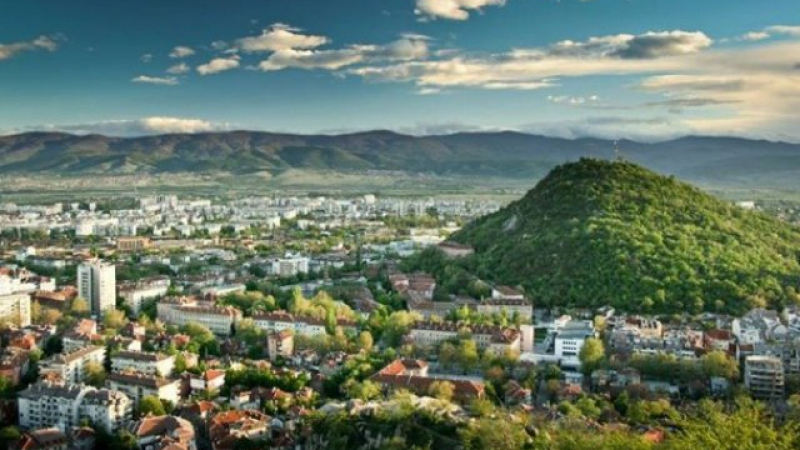 Край с миграцията! Областта застига Пловдив по заплати