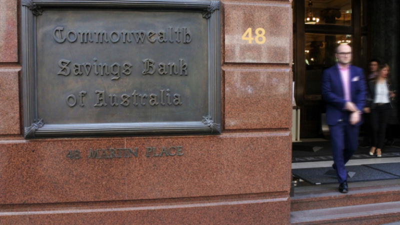 Алчни до забравяне! Банка в Австралия събирала такси и от мъртвите