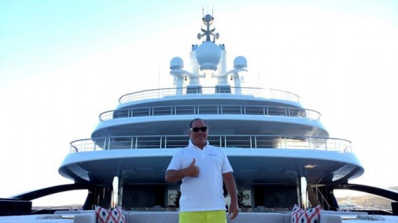 Милиардер се разведе с жена си, но изгуби любимата си яхта за 485 млн. долара