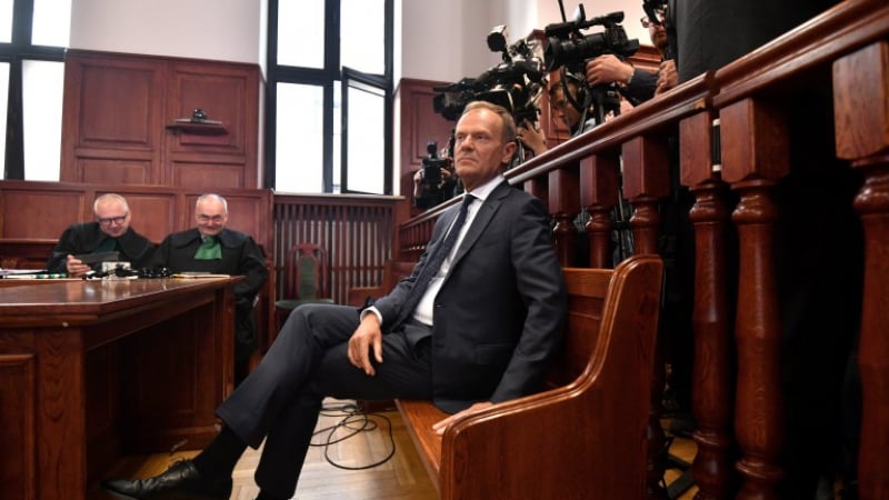 Туск се яви пред съда заради смъртта на президента Лех Качински 