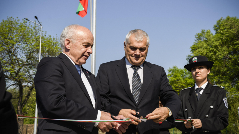 Валентин Радев и вицепрезидентът на Швейцария откриха нов полигон към Академията на МВР (СНИМКИ)