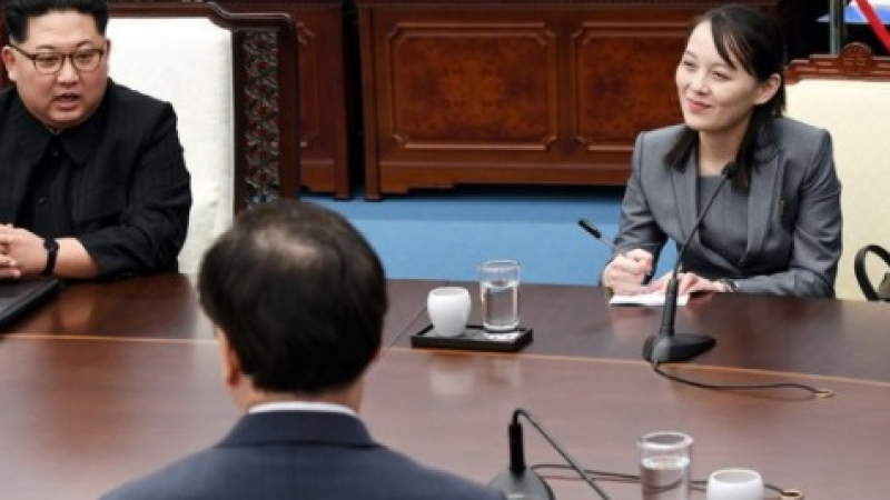 Историческата среща между Кореите почна с гаф! Сестрата на Ким Чен-ун тръгна да... (ВИДЕО)