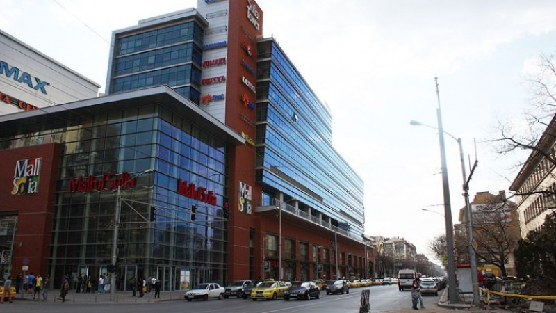 Първият мол в България вече има нов собственик срещу 90 милиона евро, платени в брой