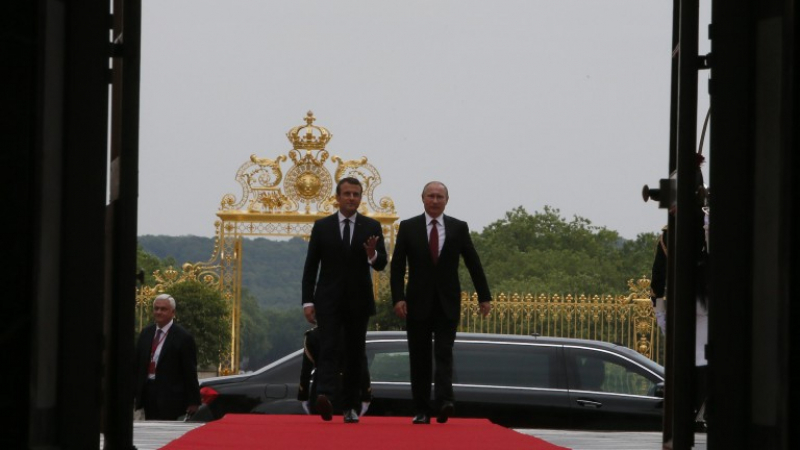 Макрон покани Путин в Елисейския дворец