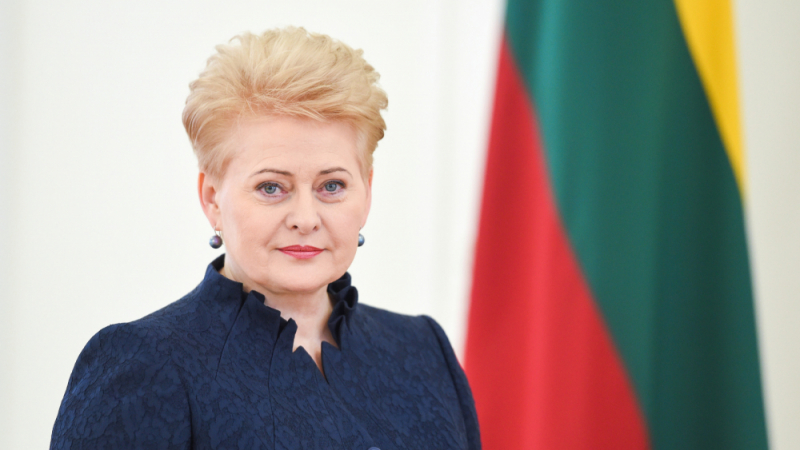 Лошо й се пише на русокосата президентка на Литва