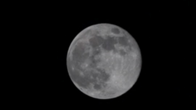 Руски космонавт засне и показа "изчезващата Луна"