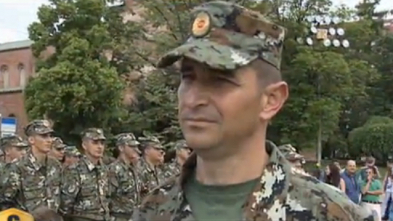 Македонският подполковник доволен от военния ни парад (ВИДЕО)