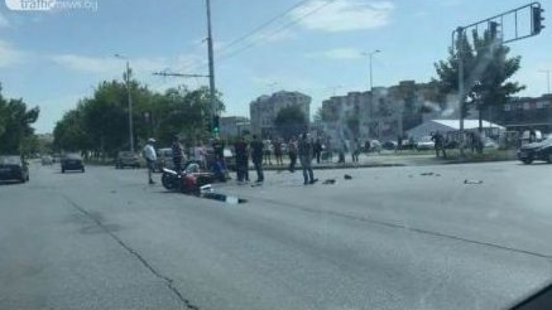 Линейка лети към пловдивския кв. "Тракия" заради моторист на платното (СНИМКА)