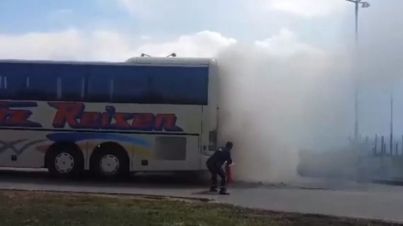 Първа информация от МВР за пламналия автобус на АМ "Хемус"