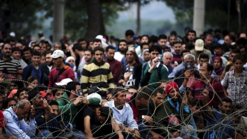 Големи поразии в център за бежанци край Солун