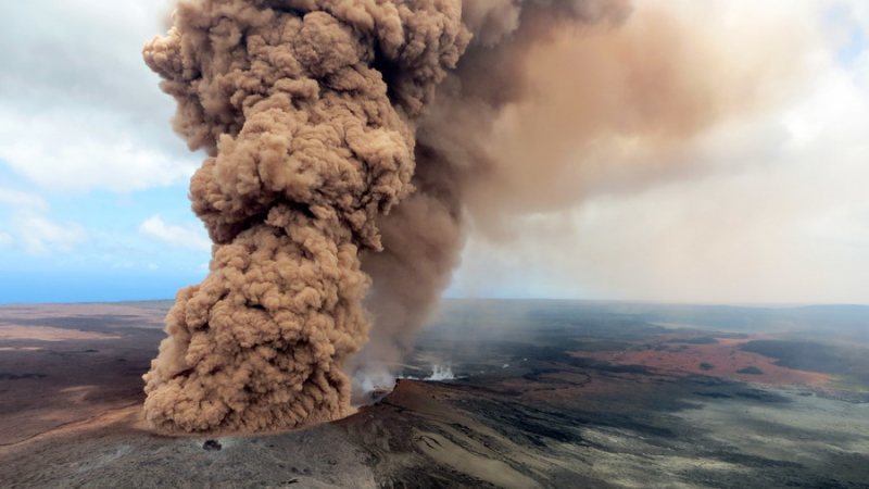 СНИМКИ от НАСА разкриват колко е страшно на Хаваите заради изригналия вулкан 