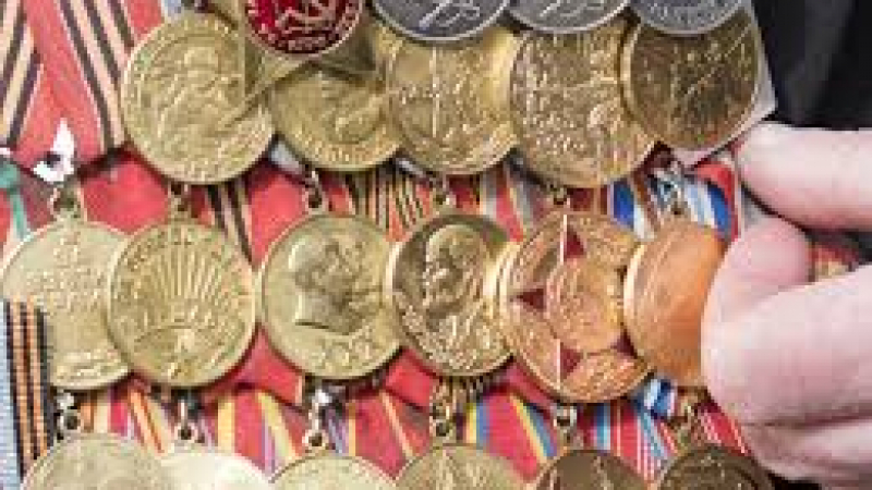 Потресаваща жестокост! В Украйна 93-годишен ветеран от Втората световна война бе пребит до смърт заради медалите му