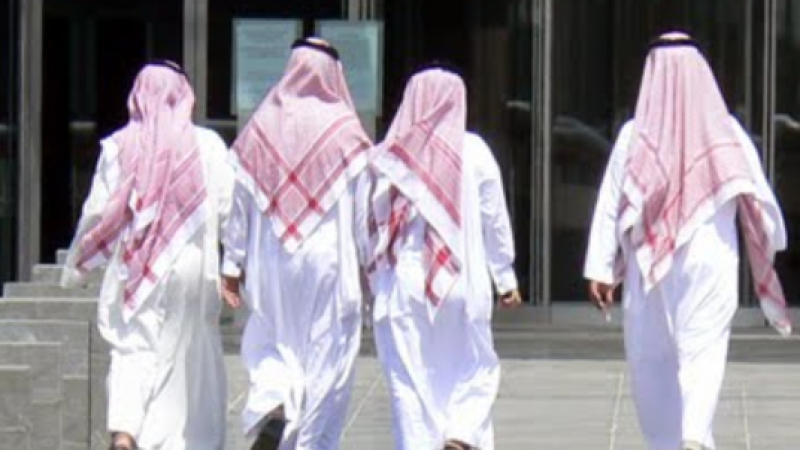 Задължиха и саудитските мъже да се прикриват