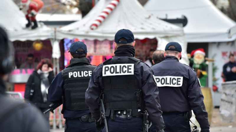 Един човек е убит при нападение с нож в Париж, полицията е застреляла нападателя