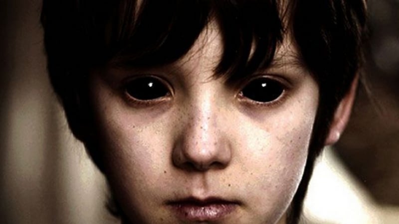 Мистерия от първо лице: Посети ме зловещо дете пришълец с черни очи...