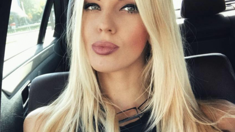 Уволняват секси синоптичката Натали Трифонова от bTV заради Стаси Цалова 
