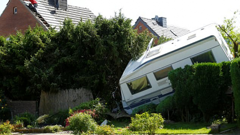 Това опустошение остана от провинция Виерсен след мощното торнадо, ударило Германия (СНИМКИ/ВИДЕО)