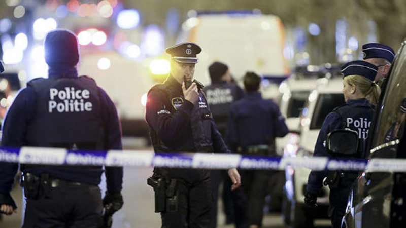 Трагедия в Брюксел! Полицаи застреляха момиченце след бясна гонка с бус, пълен с мигранти