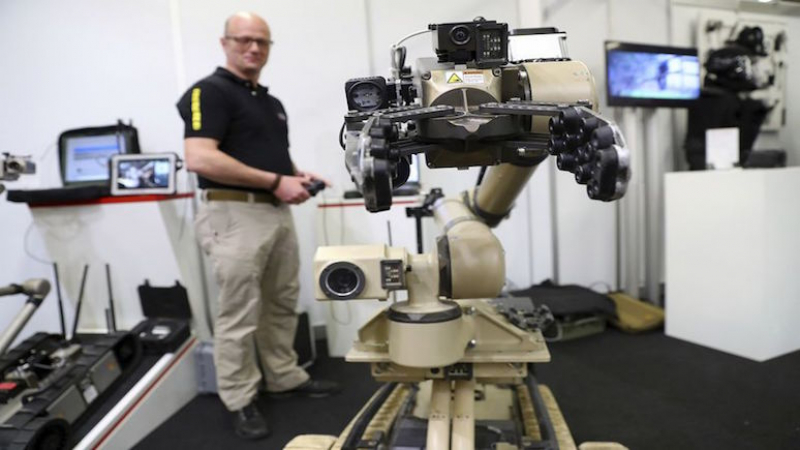 Bloomberg: Пентагонът ще изразходи 1 милиард долара за разработка на бойни роботи  