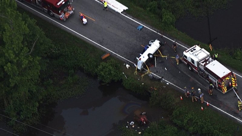 Пътнически автобус падна във водоем в САЩ