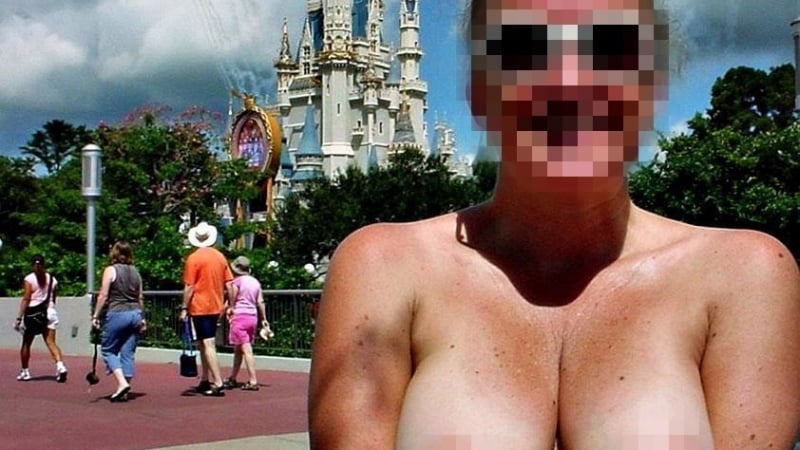 Срамота! Жени веят цици и свалят бикини в "Дисниленд" пред дечица заради нова мода (СНИМКИ 18+)