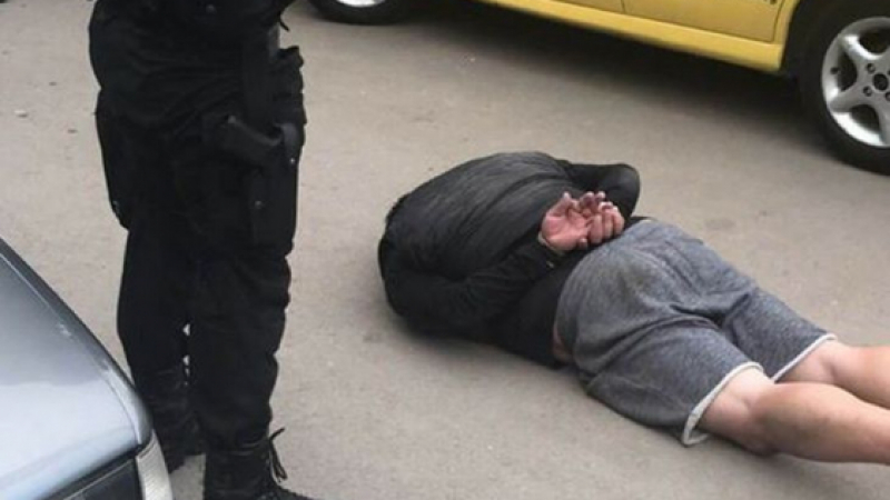 Извънредно и първо в БЛИЦ! Арестуваха трима автокрадци след зрелищна гонка с полицията в София (СНИМКИ) 